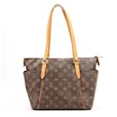 Bolsa de Ombro Louis Vuitton Monogram Totally PM M56688