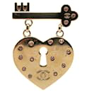 Broche motif cadenas en cœur Coco Mark en strass Chanel