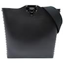 Bolso de hombro de cuero negro Valentino