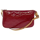 LOUIS VUITTON Vernis Pochette Accessoires Pouch Pomme D'amour M91577 Auth 82494 - Louis Vuitton