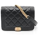 Chanel Mini Sac Boy en Cuir Caviar Noir Matelassé