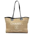 Chanel Brown Petit Sac en Toile Deauville