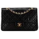 Chanel Noir Moyen Classique en Agneau Double Rabat