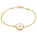 Bracelet en coquillage Fleur de Prunier Chanceux de Van Cleef & Arpels