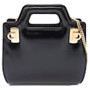 Bolsa de ombro de couro preto com corrente Salvatore Ferragamo