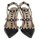 Pompes à talons aiguilles à bride de cheville Valentino Black Rockstud