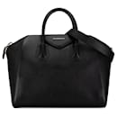 Bolsa Antigona média em couro de bezerro preto Givenchy