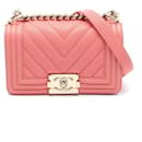 Bolsa de Ombro V-Stitch Boy da Chanel