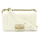 Chanel Boy Schultertasche mit Chanel-Kette