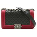 Chanel Boy Schultertasche mit Chanel-Kette