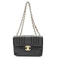 Bolsa de Ombro Chanel Mademoiselle Deca Coco Mark