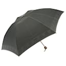 Parapluie pliant en toile Macadam CELINE en nylon gris Auth 80934 - Céline