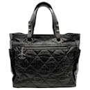 Sac à main Chanel en cuir verni noir Paris Biarritz