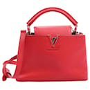 Bolsa Louis Vuitton Taurillon Capucines BB 2Way em vermelho M94636