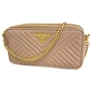 Cartera de hombro de cuero rosa beige Prada