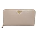 Monedero de cuero beige Prada