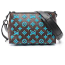 Borsa a spalla tufted Monogram Triangle Louis Vuitton