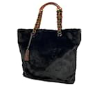 Sac fourre-tout en fourrure noire de lapin Chanel