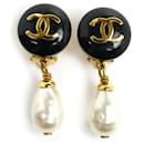 Boucles d'oreilles clip Chanel GP perles fausses Coco Mark