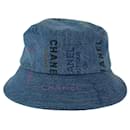 Chapeau seau en coton Chanel M bleu multicolore en parfait état - Autre Marque