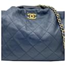 Chanel Schultertasche aus Leder mit Kette