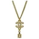 Collier long Chanel avec le logo Coco en or