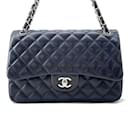 Bolsa de ombro Chanel Matelassé com corrente