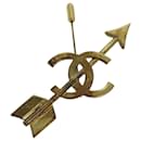 CHANEL arrow Brooch metal Gold CC Auth am6488 - Chanel