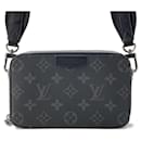 Sac à épaule Monogram Eclipse Louis Vuitton