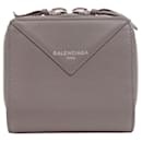 Portefeuille bi-fold en papier Balenciaga 371662