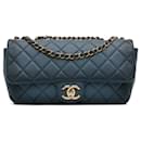 Borsa a spalla in pelle di vitello trapuntata ombré Blue Chanel CC