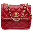 Bolso de hombro cuadrado suave acolchado de cordero rojo Chanel Mini