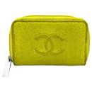 Porta-moedas de couro caviar amarelo Chanel