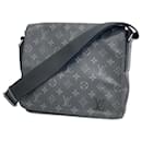 Borsa a spalla District PM Monogram Eclipse di Louis Vuitton