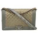 Bolso Boy Mediano de cuero dorado plateado Chanel Classic Flap