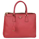 Prada Grand Sac Tote Double Zip en Saffiano Rouge