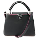 BORSA A MANO LOUIS VUITTON CAPUCINES BB TRACOLLA IN PELLE NERA - Louis Vuitton