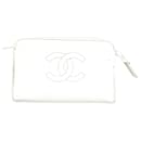 Pochette en cuir blanc Chanel