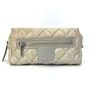 Pochette de maquillage Chanel A48615 CC Mark Grise