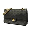 Bolso de hombro de piel de cordero negro Chanel