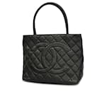 Sac fourre-tout en cuir caviar noir Chanel