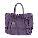 Sac fourre-tout en nylon violet à volants Prada