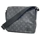 District Louis Vuitton