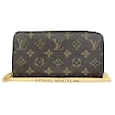 Louis Vuitton Zippy wallet