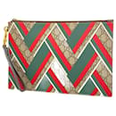 Bolsa Clutch Gucci GG Chevron