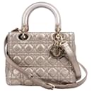 Lady Dior Handtasche aus metallisiertem Cannage-gequiltetem Leder in Gold