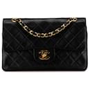 Bolso de hombro de doble solapa clásico pequeño de cordero negro Chanel