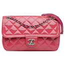 Bolsa de Ombro Pink Chanel Medium Patent Coco Shine Flap