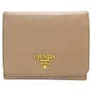 Carteira compacta de couro Saffiano Metal Tan Prada