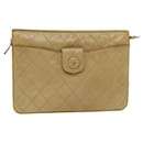 CHANEL Clutch Bicolor de Couro Bege CC Auth bs16340 - Chanel